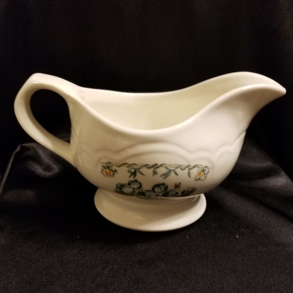 Vintage Pfaltzgraff Apple Valley Gravy Boat - Picture 3 of 6